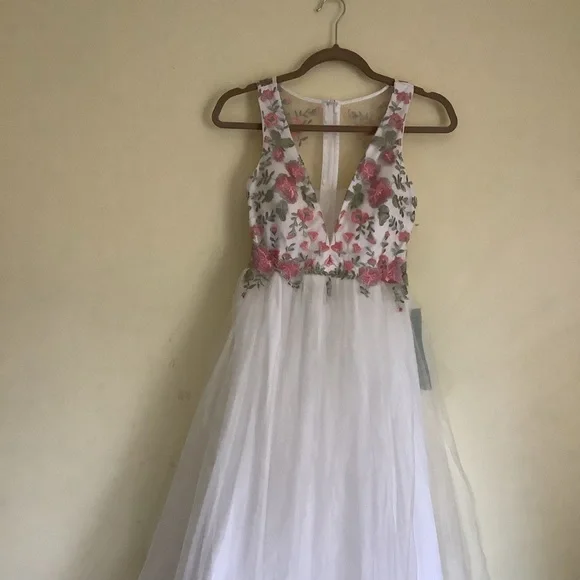NEW White Floral Formal Gown - Picture 5 of 10